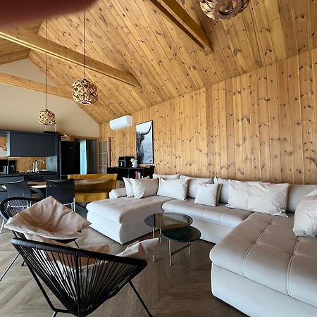 Viesuli Village Villas Saraiķi Eksteriør bilde