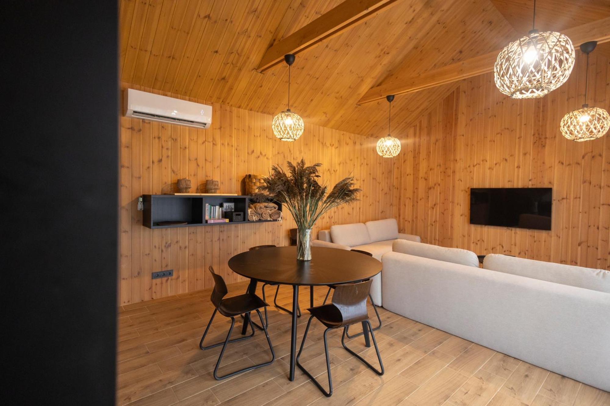 Viesuli Village Villas Saraiķi Eksteriør bilde